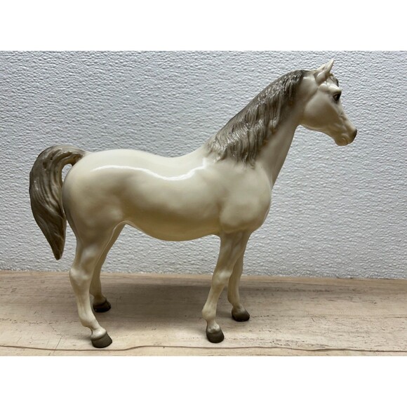Vintage Breyer Traditional Proud Arabian Mare Horse Model # 8 Glossy Alabaster